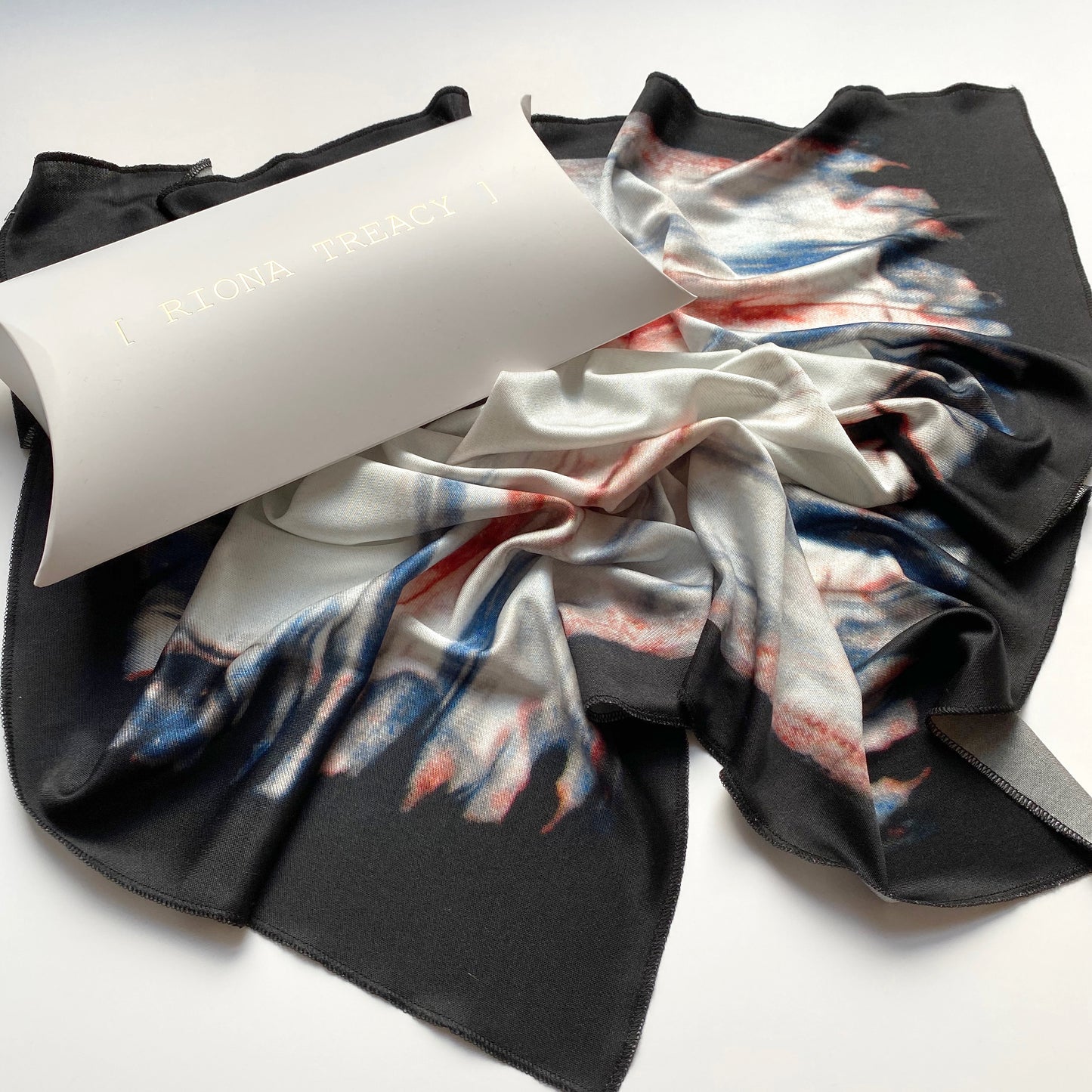 SILK JERSEY RENAISSANCE SCARF