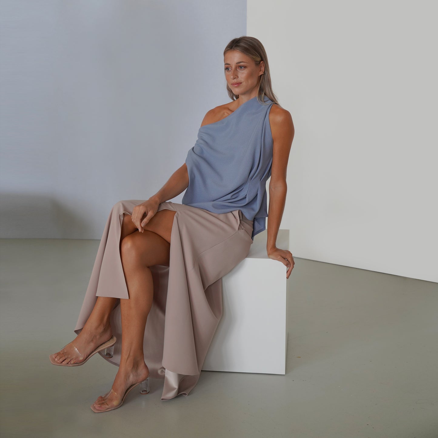 BLUE ASYMMETRIC RHOMBUS TOP